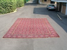 Trattasi di tappeto Veramin