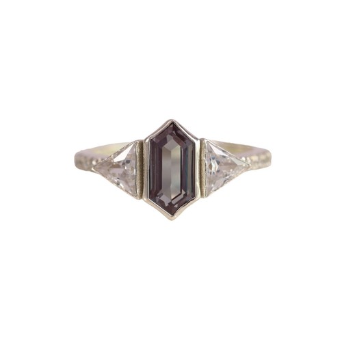 Anello alessandrite esagonale