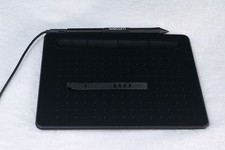 Wacom Intuos Graphics Tablet