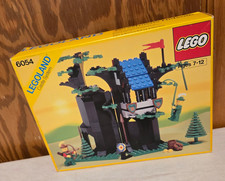 LEGO 6054 Il nascondiglio dei Forestali - Foresta - completo 100% con scatola e manuale