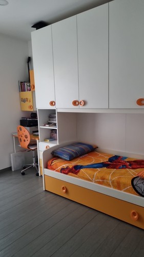 Cameretta per bambini bianca
