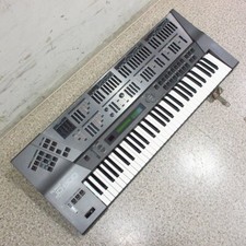 Roland JD-800 "Un modello che si attacca alle origini dei synth"Sintetizzatore tastiera