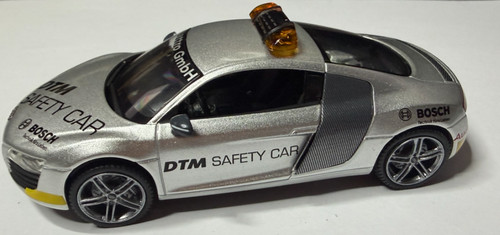 Audi safety car dtm - r8,