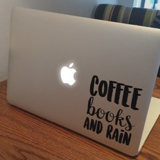Adesivo decalcomania COFFEE BOOKS RAIN citazione Apple MacBook adatto a tutti i modelli MacBook