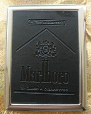 PORTASIGARETTE   MARLBORO   in METALLO con ACCENDINO  INCORPORATO 10 X 8 X 1 cm.