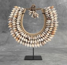 Collana ornamentale conchiglie