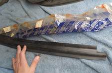 GUARNIZIONE SOTTOPORTA POSTERIORE DX FIAT CROMA LANCIA THEMA ORIGINALE 82438409