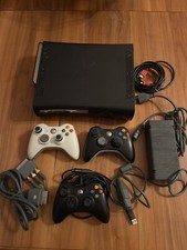 Xbox 360 20gb 3 joypad e altri accessori 