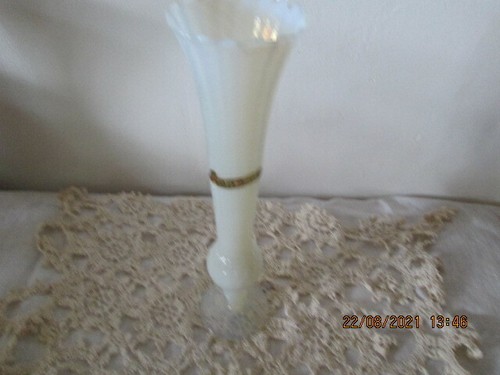 Vase opaline blanc opalescent - opaline,