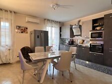 ARREDAMENTO COMPLETO DI CUCINA, SOGGIORNO E DUE CAMERE DA LETTO