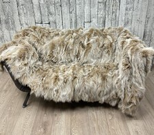 Coperta di lusso in pelliccia di volpe da neve. Coperta in vera pelliccia