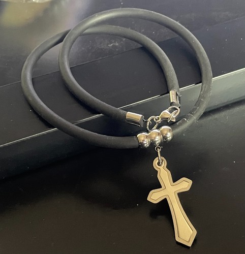 Collana con croce acciaio - in,