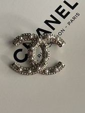 Brooch Chanel Perfect