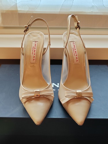 Scarpa col tacco - elegante,