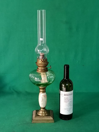 Antica lampada lume olio - lume, a