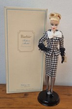 BARBIE silkstone FASHION MODEL WALKING SUIT MATTEL 2011 GOLD LABEL con BOX