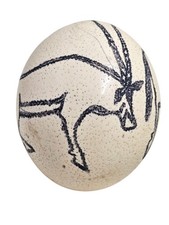 Uovo di struzzo dipinto a mano