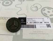 /745/ Mercedes-Benz coat of