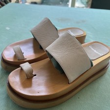  Sandali con zeppa plateau