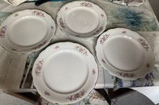 4 PIATTI PIANI IN PORCELLANA