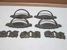 VECCHIE MANIGLIE DI FUSIONE IN BRONZO O OTTONE PER CASSETTI O SPORTELLI IN LEGNO