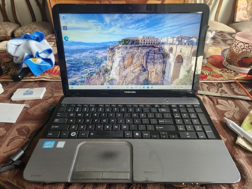 Toshiba satellite l855 - 15,5",
