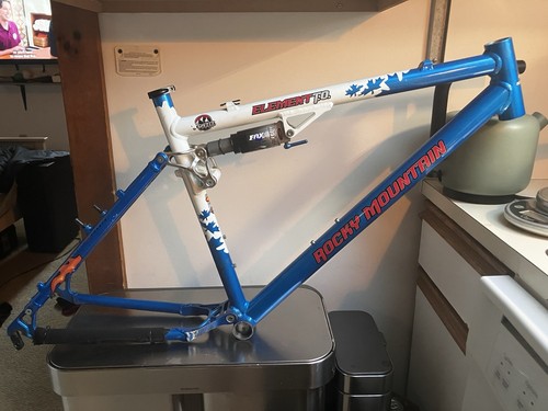 Rocky mountain team element - mountain,