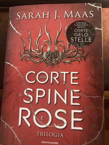 Una corte spine - e, rose
