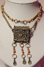 BIJOU ANCIEN COLLIER PORTE SECRET EN MÉTAL ARGENTÉ PERLE DE VERRE ORANGE # A3