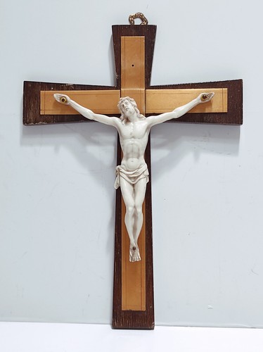 Crocifisso legno plastica - in,