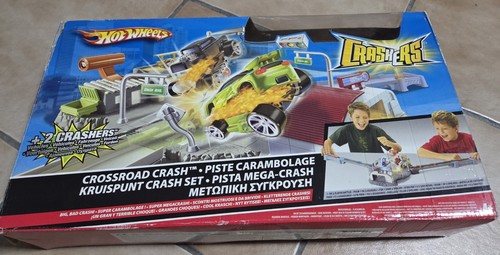 Hot wheels cross road crash - wheels,