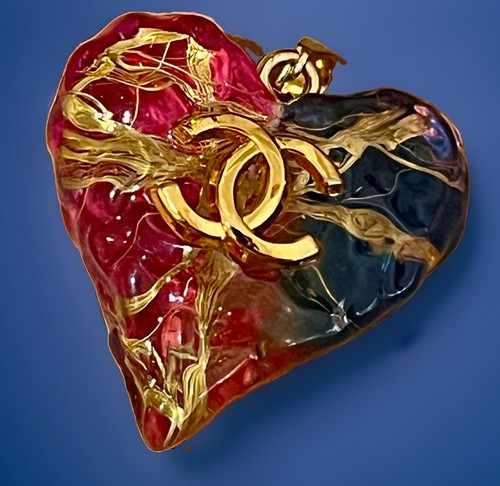 Chanel lucite - , button)