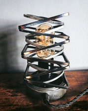 Lampada da tavolo scultura