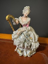 Donna con Arpa Capodimonte