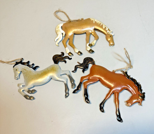 Ornamenti per cavalli - , in
