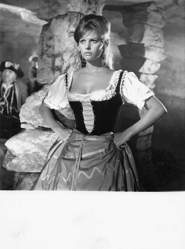 Claudia cardinale photo - ,