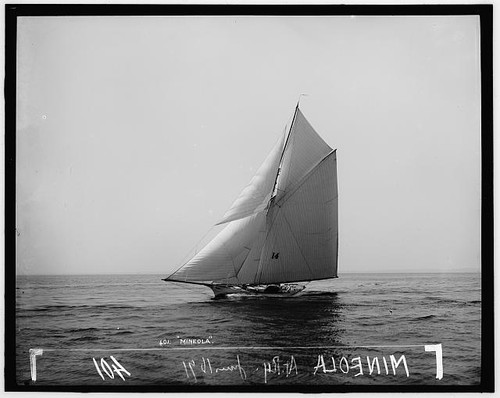 Foto barca vela mineola in - a,