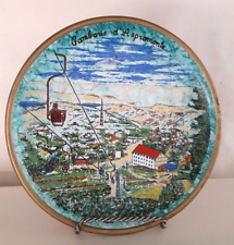 Piatto in terracotta dipinto a