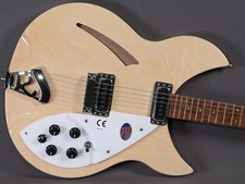 Rickenbacker 330 Mapleglo