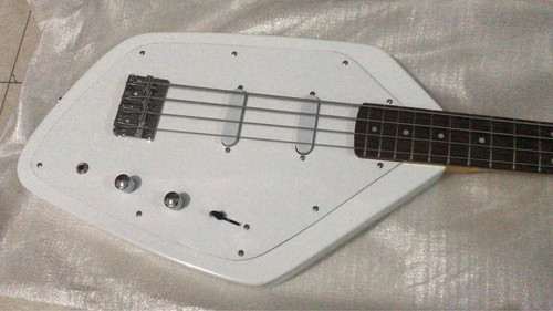Basso elettrico corde - basso,