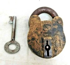 Antica chiave in ferro con serratura in ottone massiccio forte incisa brevett...