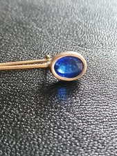 Spilla antica in oro con Grande zaffiro