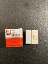 AVE 45988 PULSANTE NA + TARGHETTA ILLUMINABILE 16A 250V SISTEMA 45 SERIE BLANC