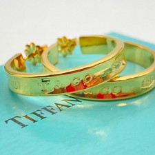 Orecchini a cerchio stretto