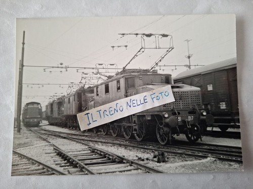 Fotografia locomotore trifase - locomotore,