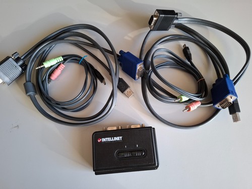 Kvm switch intellinet porte - 2,