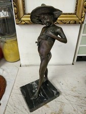 Statuetta Su Marmo Il