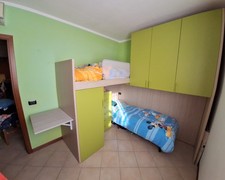 Cameretta completa con letto a
