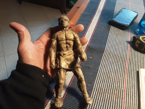 Pesantissima figura ottone - in,