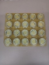 Una capsula microfonica - una,